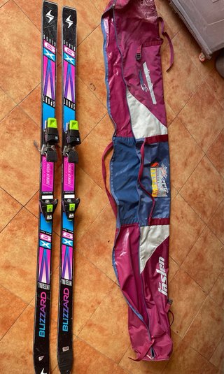 Sci Blizzard con bastoncini e borsa
