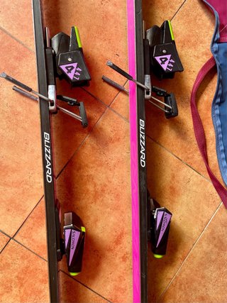 Sci Blizzard con bastoncini e borsa