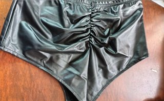Pantaloncini ecopelle alternativi