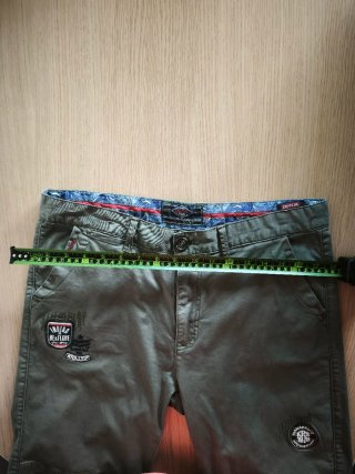 Pantalón corto caqui
