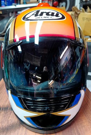 Casco Arai Quantum replica Kevin Schwantz.