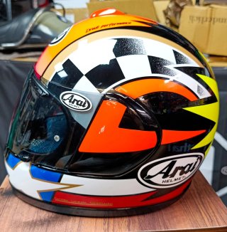 Casco Arai Quantum replica Kevin Schwantz.