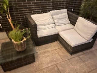 Mesa de exterior ratan 6 asientos + sillón 3mód.