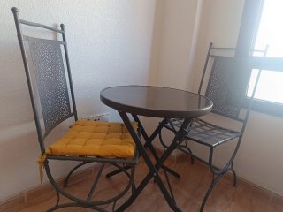 Mesa y 2 sillas jardín