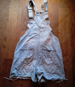 Salopette corta in denim azzurra