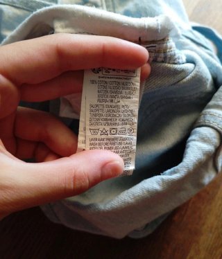 Salopette corta in denim azzurra