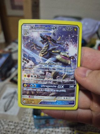 Carte Pokémon false, lotto di 100 carte