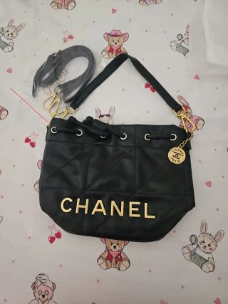 Bolso Saco Chanel Negro y Dorado