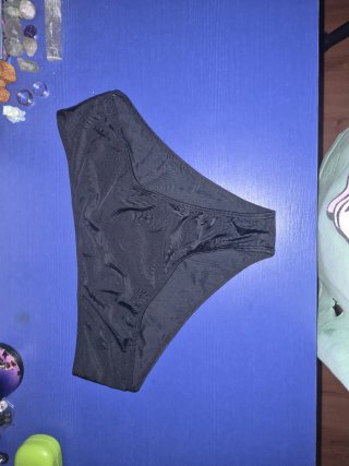 Bikini negro con volantes talla 0XL y XL