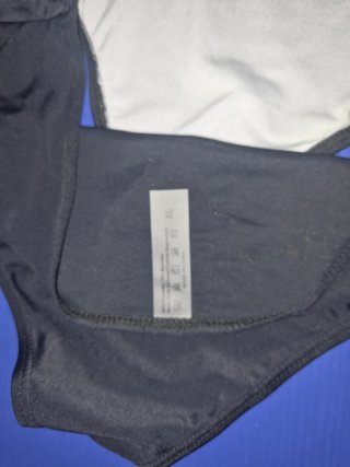 Bikini negro con volantes talla 0XL y XL