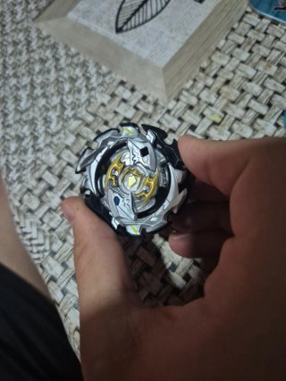 Beyblade originales