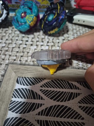 Beyblade originales