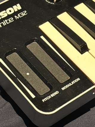Controlador MIDI Samson Graphite M32