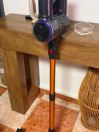 Aspiradora escoba FYRAEN naranja/morada