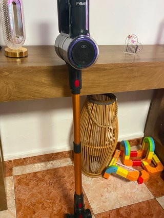 Aspiradora escoba FYRAEN naranja/morada