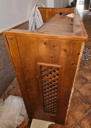 Mueble bar de madera