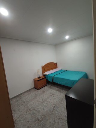 HABITACIÓN EN ALQUILER (ENTRESUELO CALLE DIAGONAL)