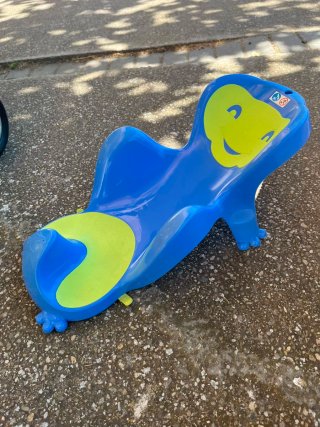 Bañera bebé con soporte azul y verde