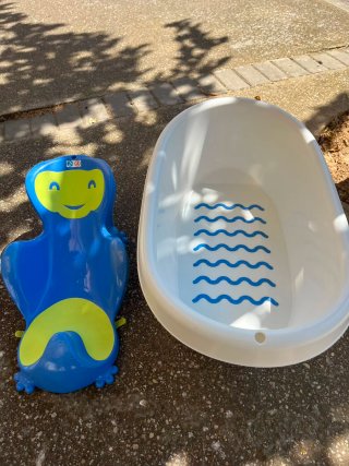 Bañera bebé con soporte azul y verde
