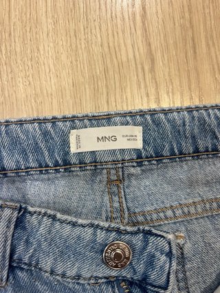 Pantalones vaqueros con brillos