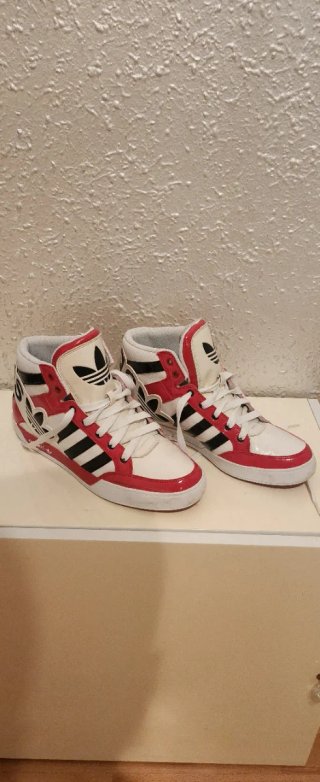 Zapatillas Adidas Altas Rojas y Blancas