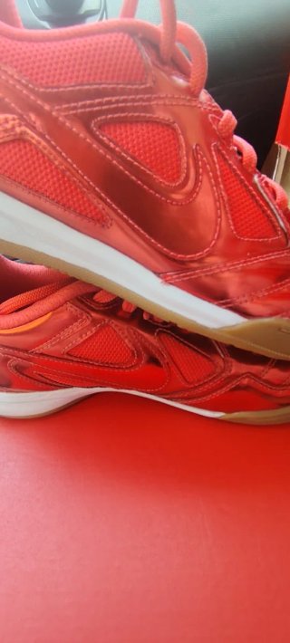Nike Gato LV8 Talla 37.5 y 39