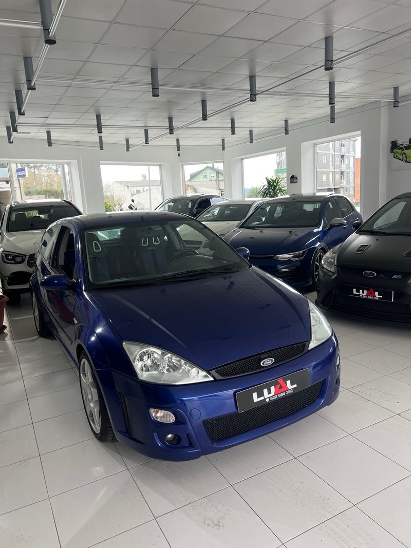 Ford Focus 2003 - foto 1