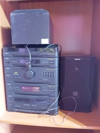 Equipo de música Philips AS455 + 2 altavoces