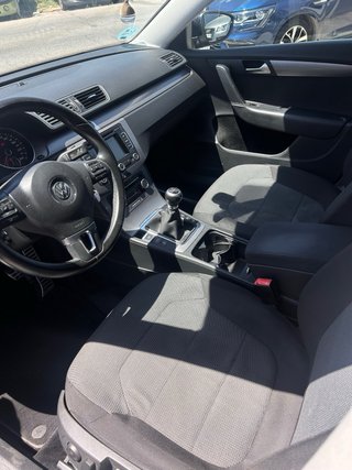 Volkswagen Passat 2011