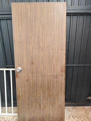 URGE VENDER Puerta de paso madera con marcos alumi