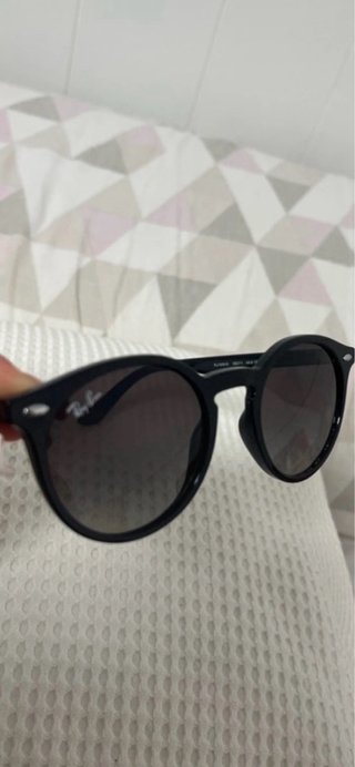 Gafas de sol Ray-Ban para niños, como nuevas