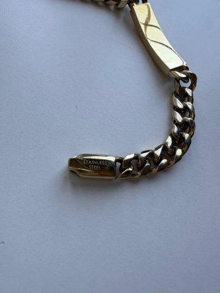 Colgante guess Dorado +Pulsera de regalo