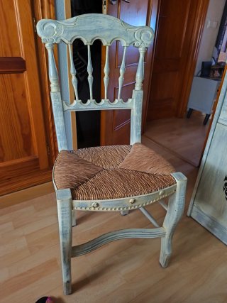 Silla de enea y madera
