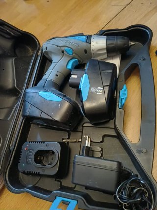 Taladro Atornillador 18V con Cargador