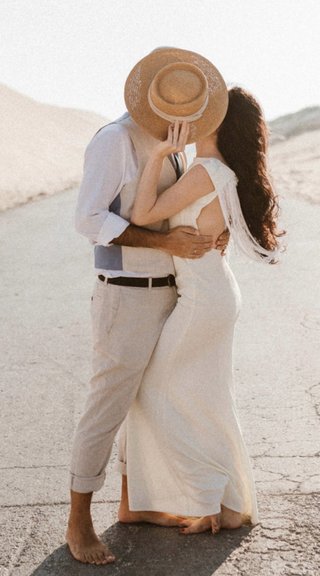 Vestido de novia con flecos / postboda