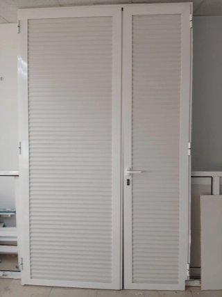 Puerta doble blanca