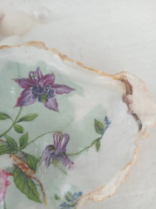 Concha joyero decoupage flores