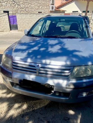 Mitsubishi Space Wagon 2001