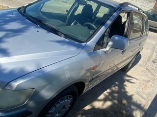 Mitsubishi Space Wagon 2001