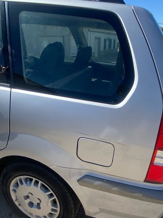 Mitsubishi Space Wagon 2001