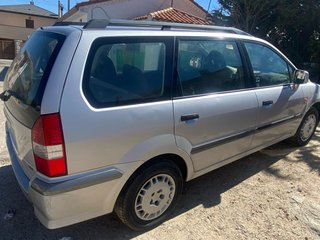 Mitsubishi Space Wagon 2001