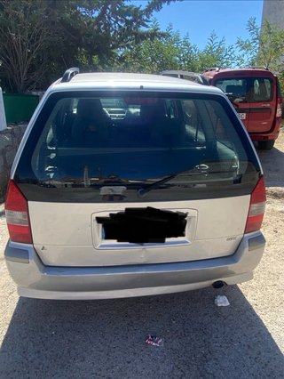Mitsubishi Space Wagon 2001