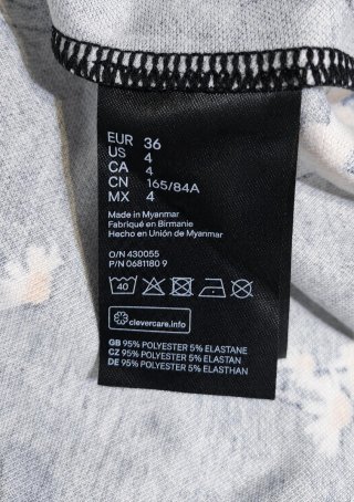 Vestido floral negro Divided mujer, nuevo sin usar