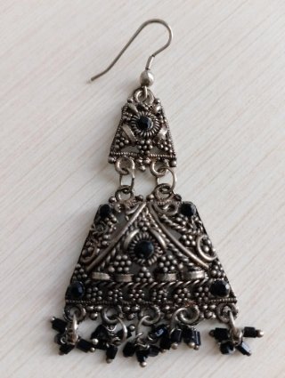 Orecchini etnici argento anticati + pietre nere
