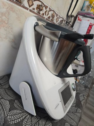 Thermomix TM5 con 2 vasos y Varoma