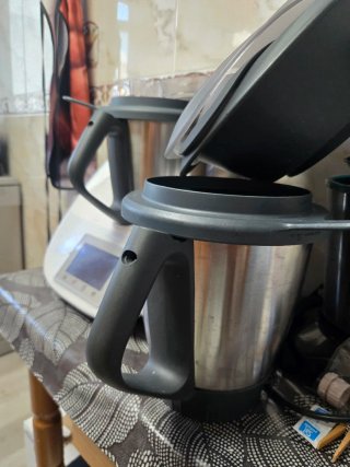 Thermomix TM5 con 2 vasos y Varoma