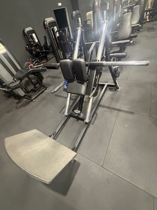 Hammer Strength Hack Squat