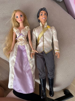 Muñecos Rapunzel y Flynn Rider