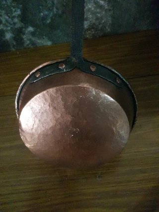Sartén antigua de metal