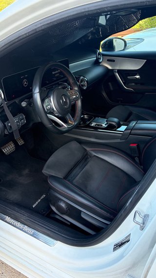 Mercedes-Benz Clase A 180d Sedán AMG + pack night